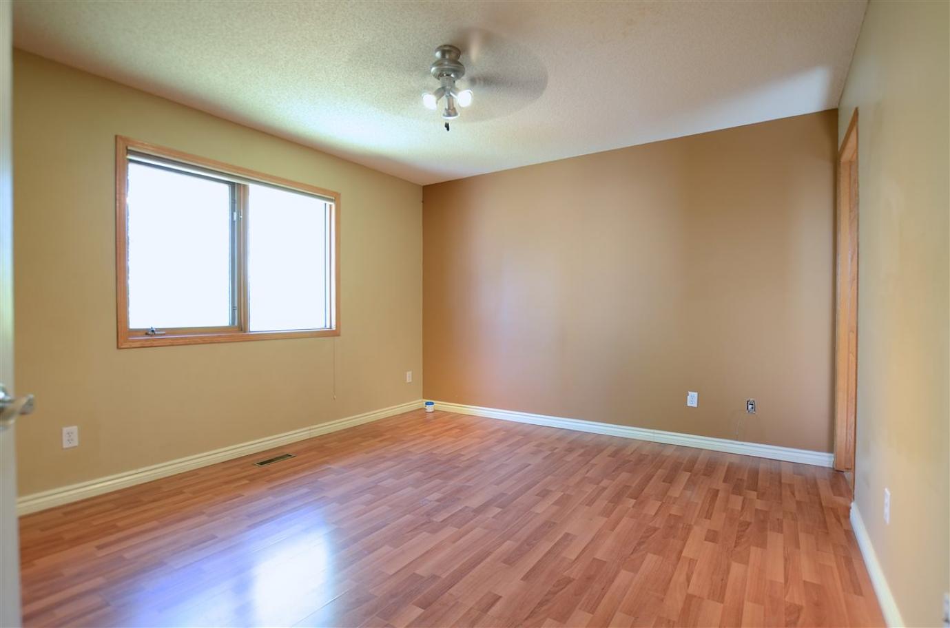 House for Sale Edmonton, Alberta, Canada 410 Klarvatten Lake Way