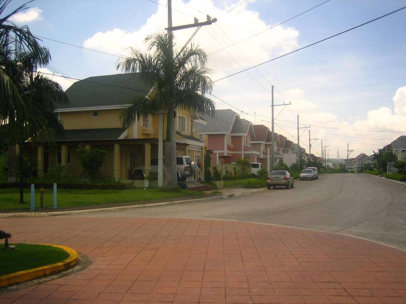 House for Sale Santa Rosa, Laguna, Philippines Laguna Belair /House